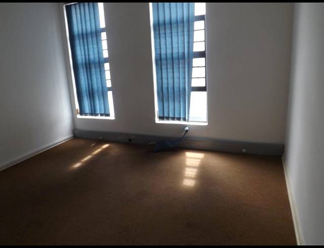 194M² OFFICE FOR SALE IN BULWER
